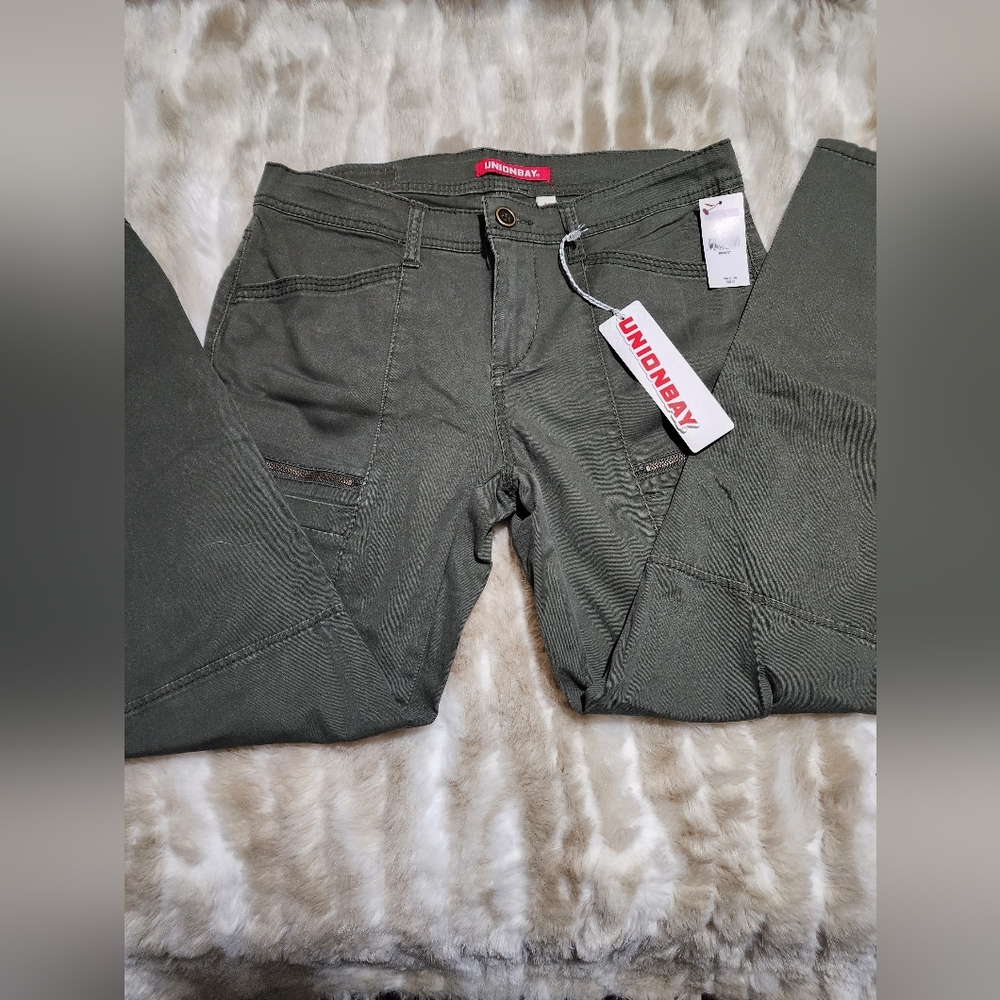UNIONBAY Fatigue Green Jeans Juniors 11
